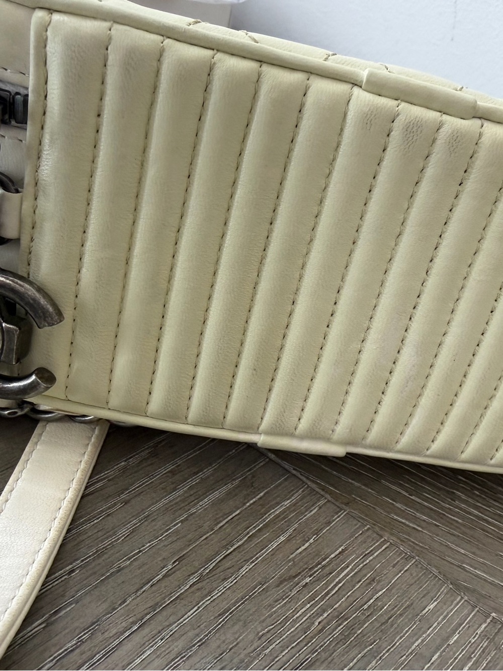 Chanel Cream Quilted Crossbody Bag with Chain Strap - Picture 4 of 16